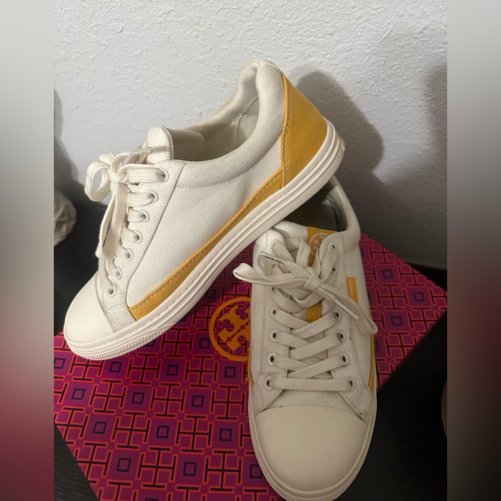 🌸Tory Burch Court Classic Sneakers🌸